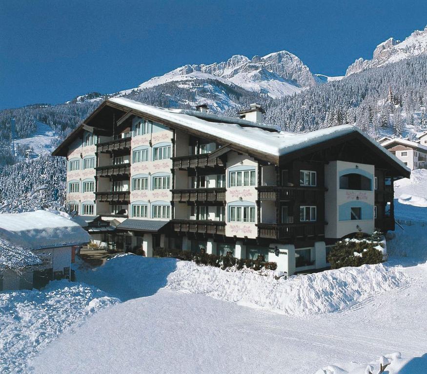 Alpen Hotel Corona Vigo di Fassa Exterior foto
