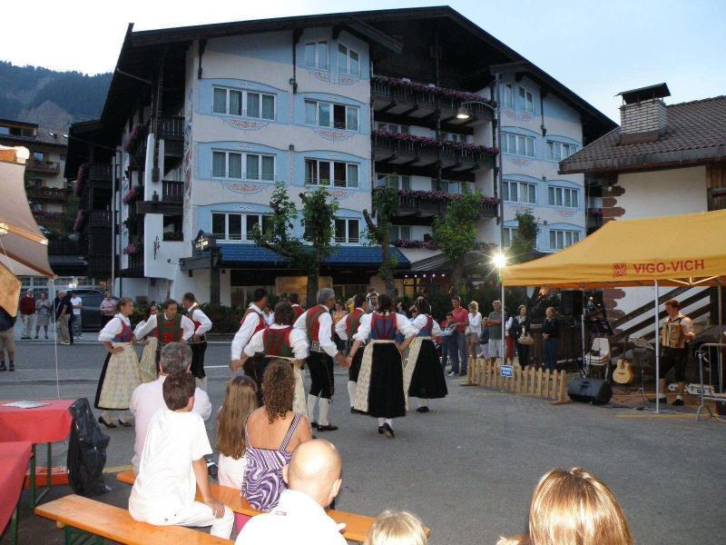 Alpen Hotel Corona Vigo di Fassa Exterior foto