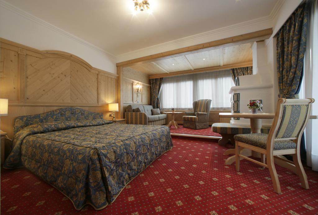 Alpen Hotel Corona Vigo di Fassa Quarto foto